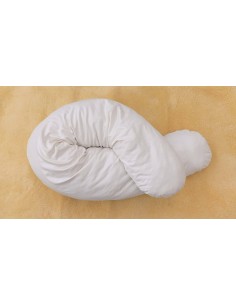 Stillkissen in Hörnchenform mit Wollkügelchen und Hirseschalen